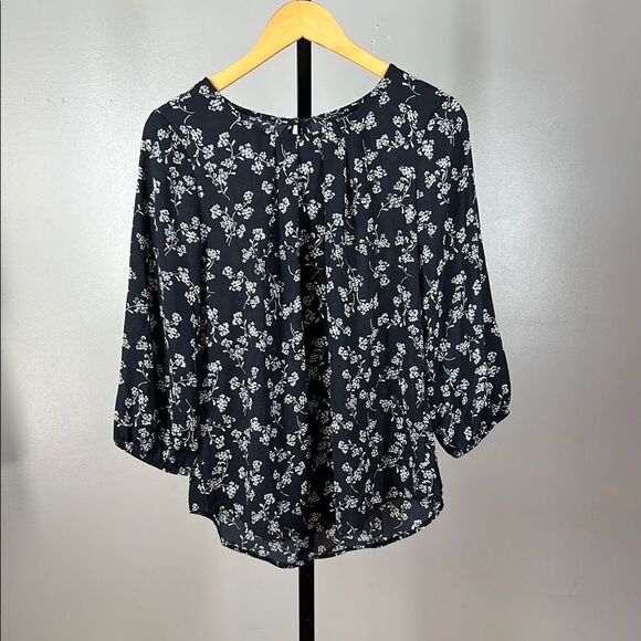 41 Hawthorn Tops - 41 Hawthorn Floral Blouse with Black and White Pattern